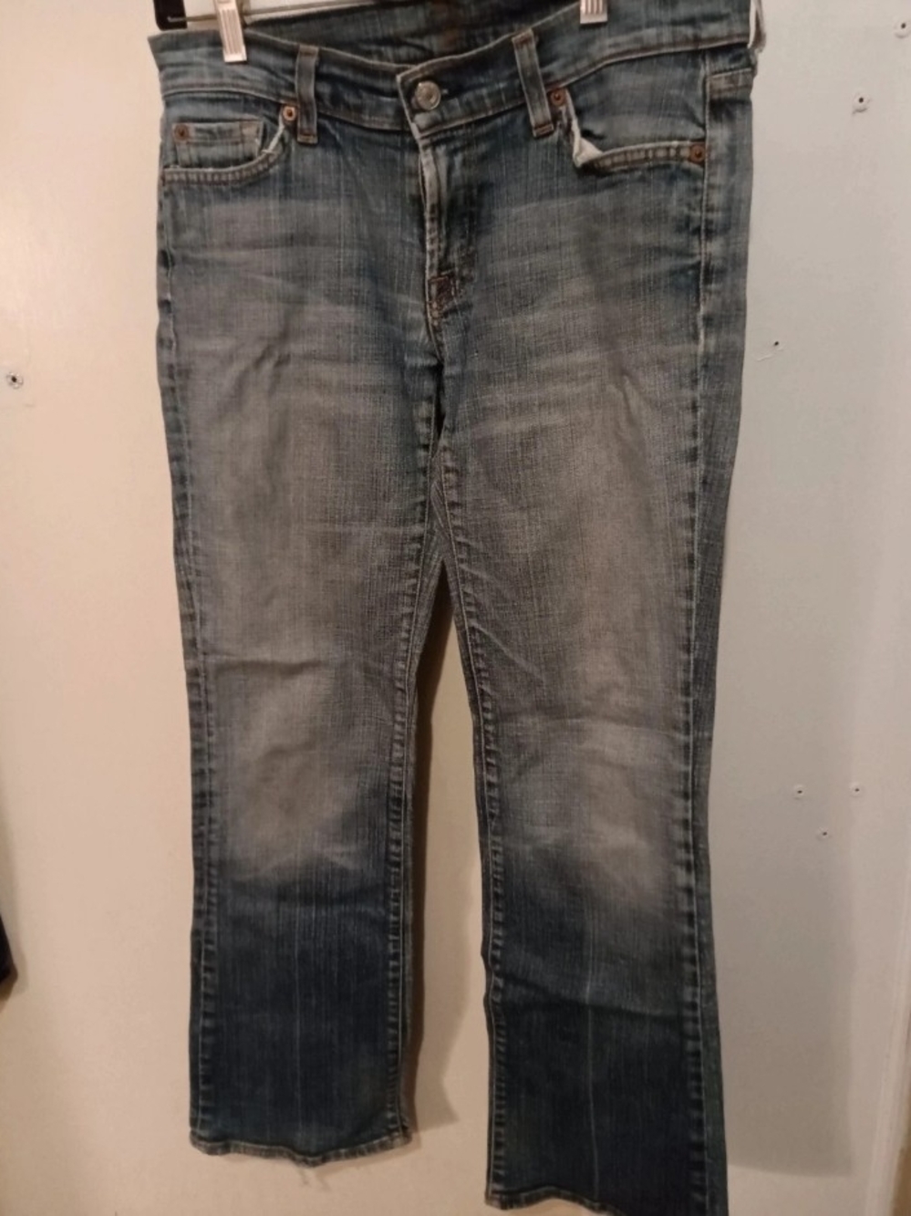 Classic Mid-Rise Light Blue Women's Jeans